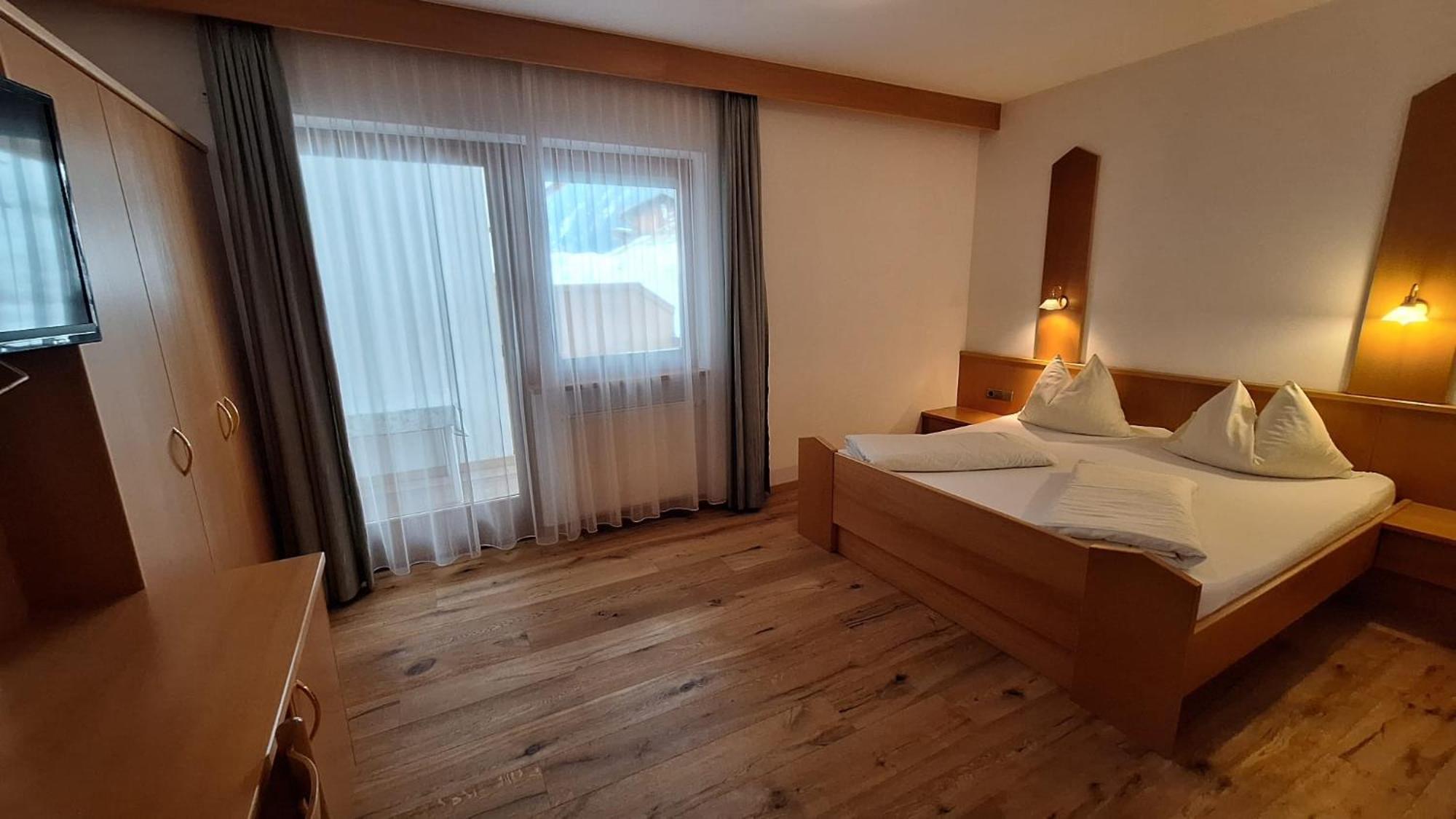 Alpenspitz Appartements - Garni - B&B Racines Exterior photo
