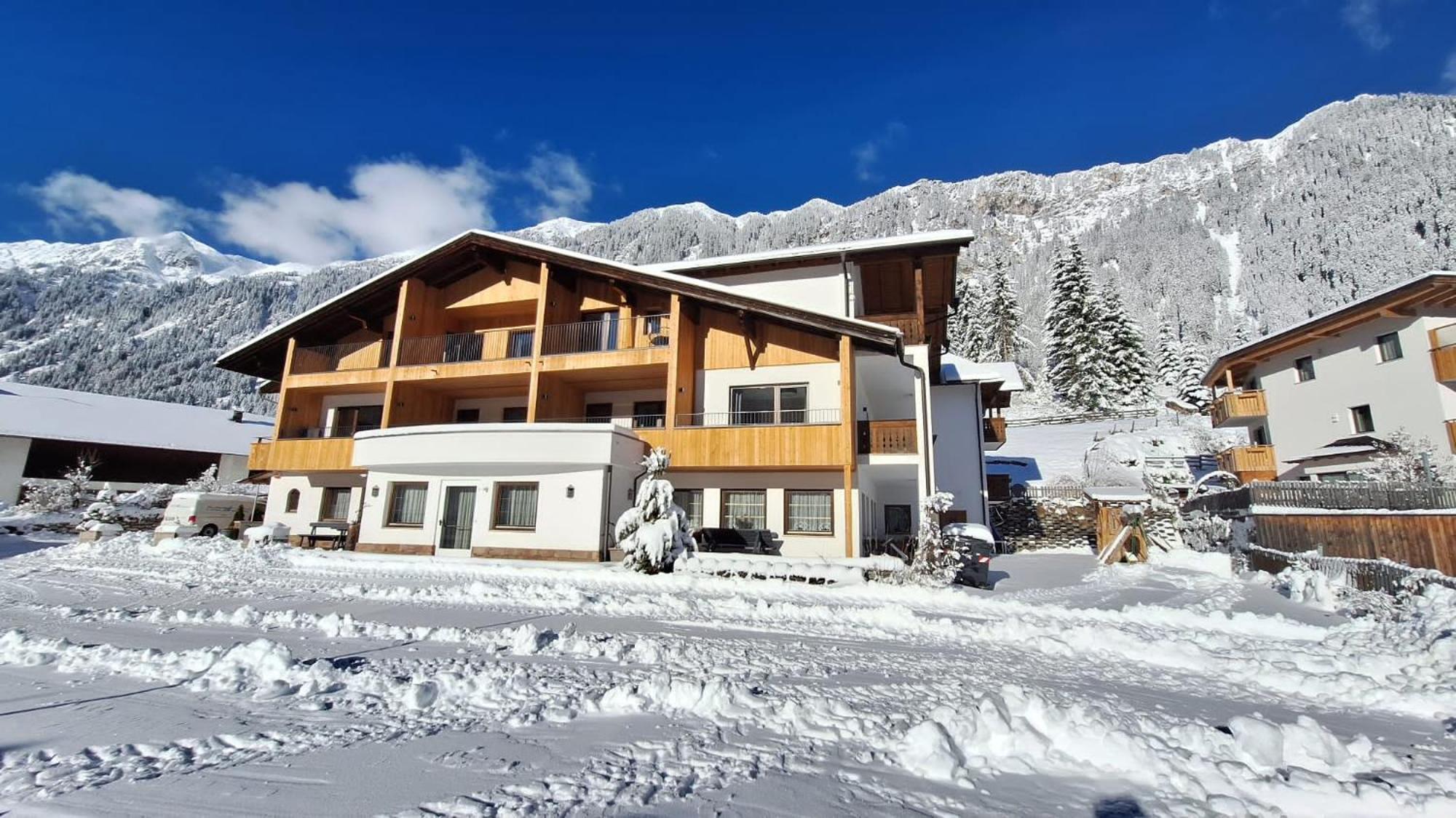 Alpenspitz Appartements - Garni - B&B Racines Exterior photo
