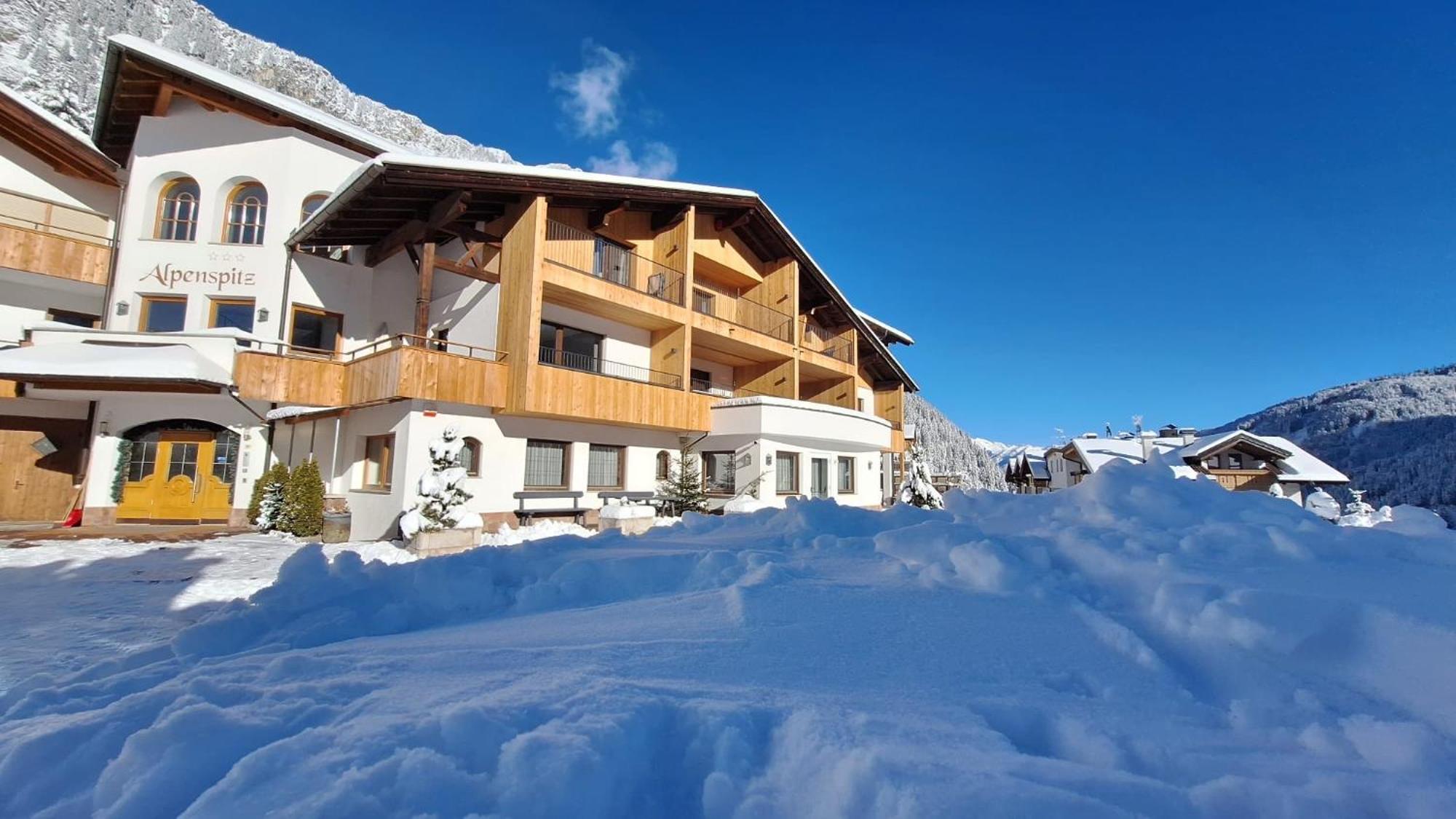 Alpenspitz Appartements - Garni - B&B Racines Exterior photo