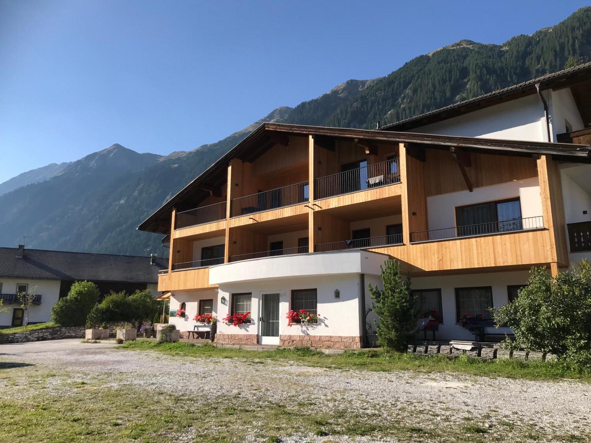 Alpenspitz Appartements - Garni - B&B Racines Exterior photo
